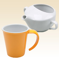 Trinkbecher und Tassen
